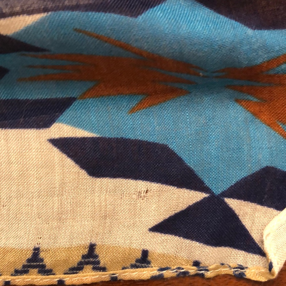 Aztec Pattern Scarf - Picture 3 of 4